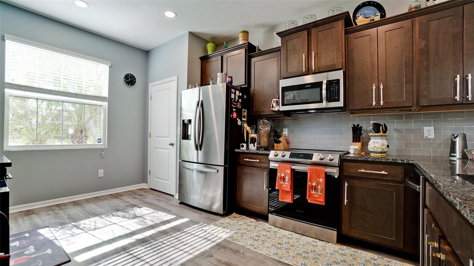 BAYTOWN SQUARE - Residential