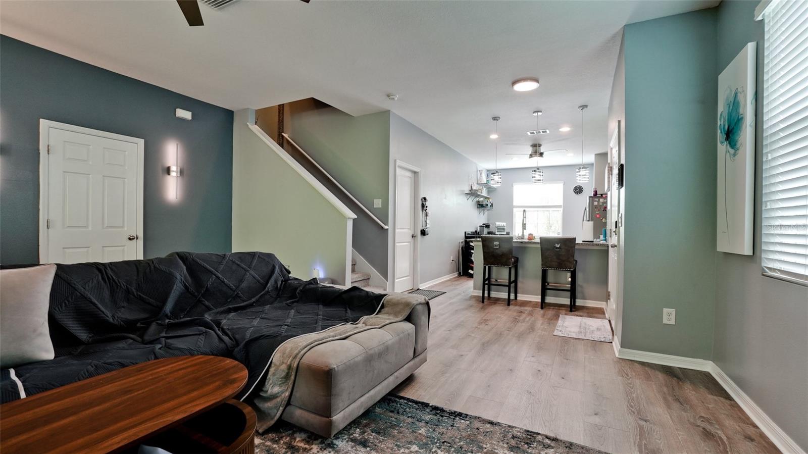 BAYTOWN SQUARE - Residential