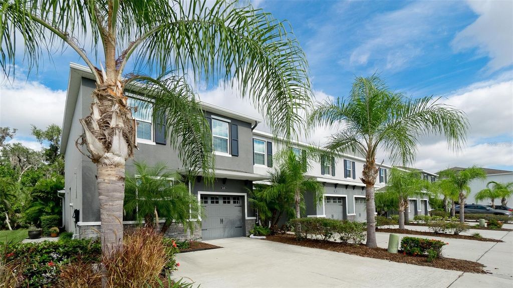 Photo of 6476 Boxgrove Dr, Sarasota, FL 34240 (MLS # A4674413)