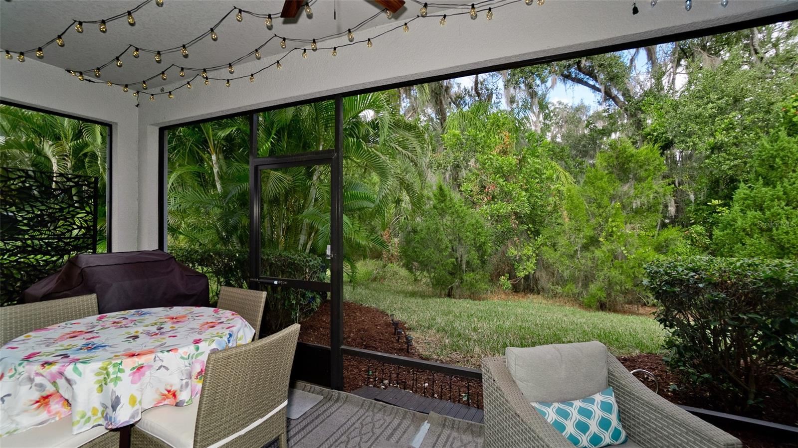 BAYTOWN SQUARE - Residential