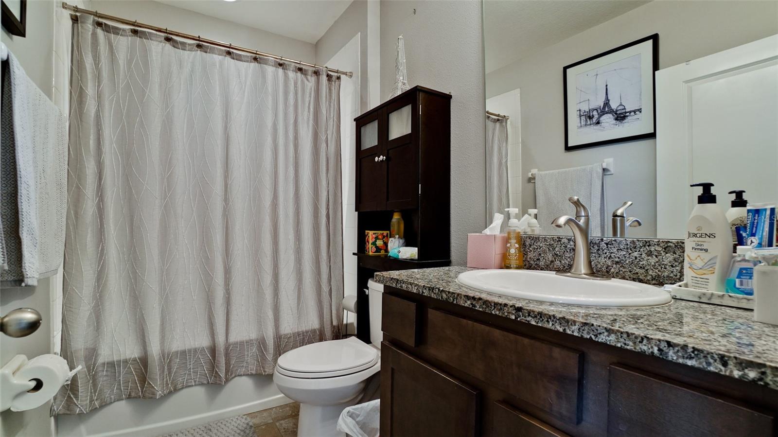 BAYTOWN SQUARE - Residential