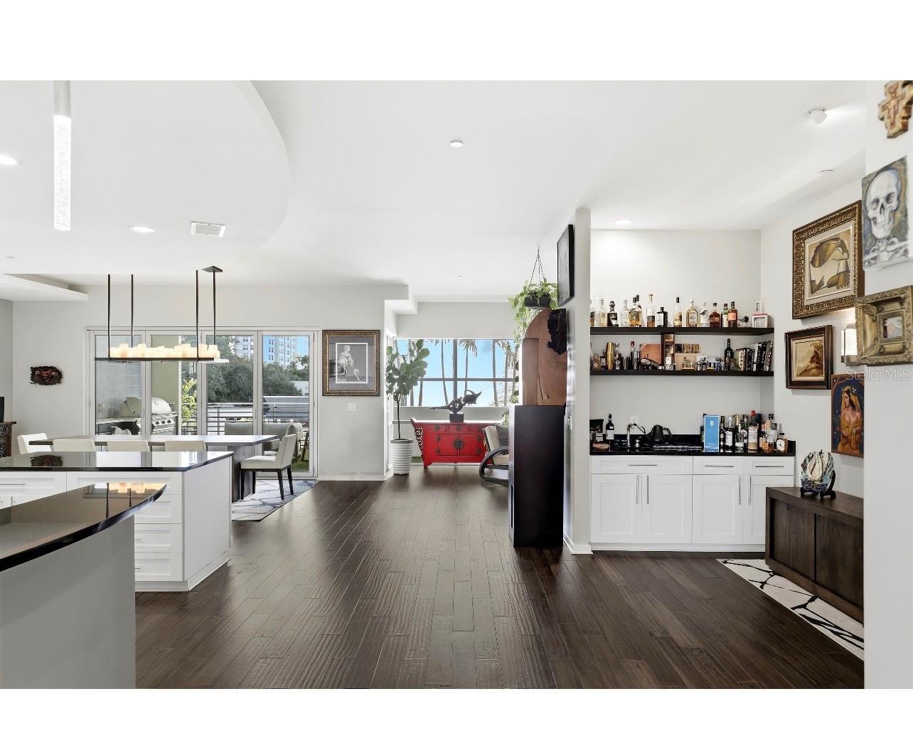 1 S EOLA DRIVE 22