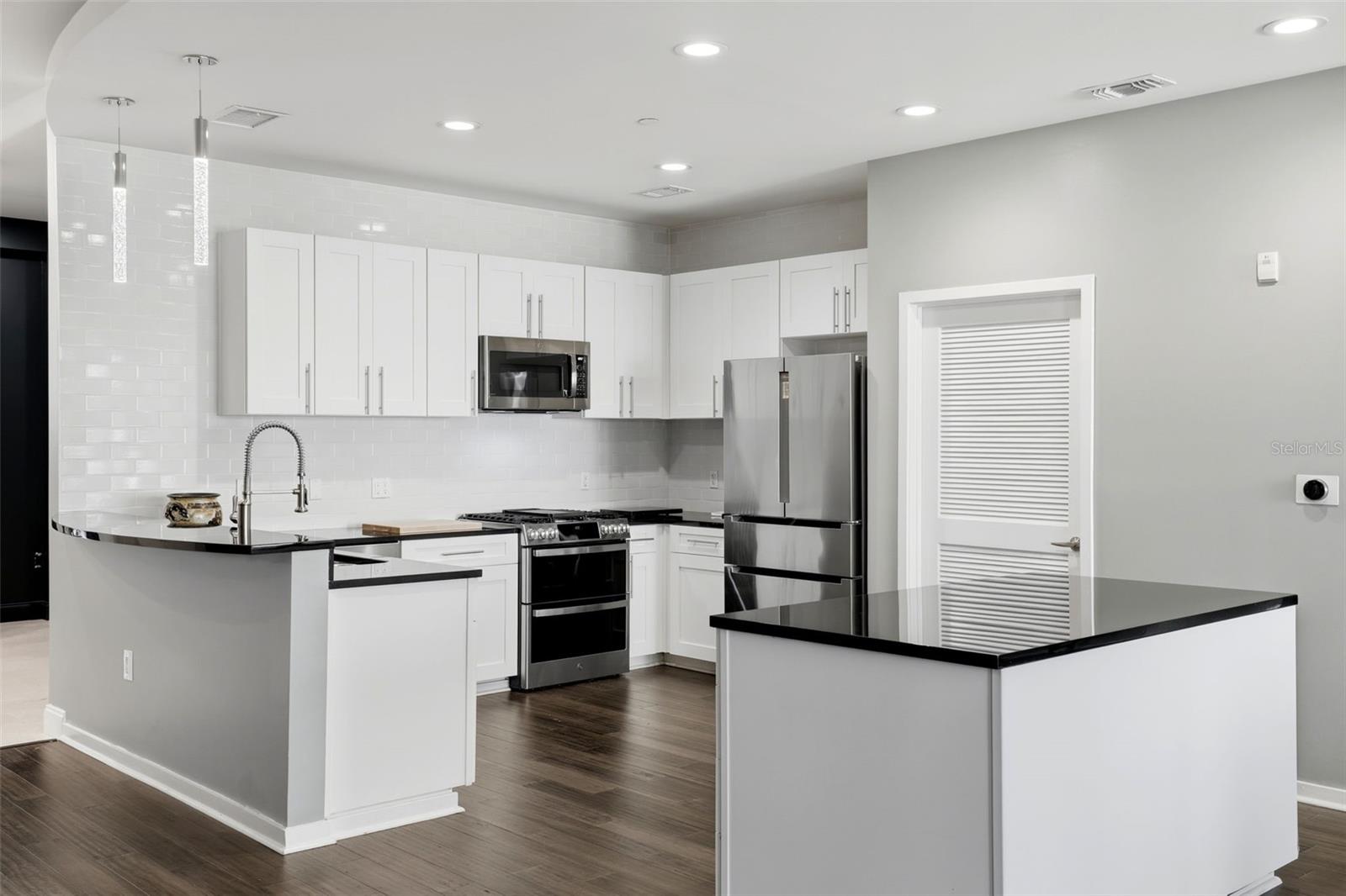 EOLA SOUTH - Residential