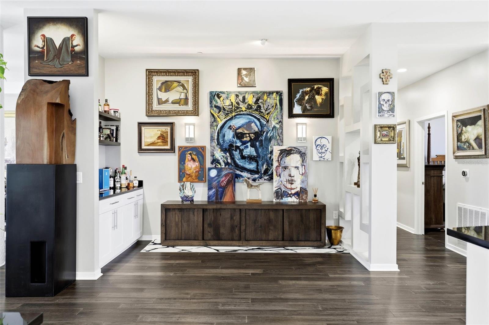 1 S EOLA DRIVE 22