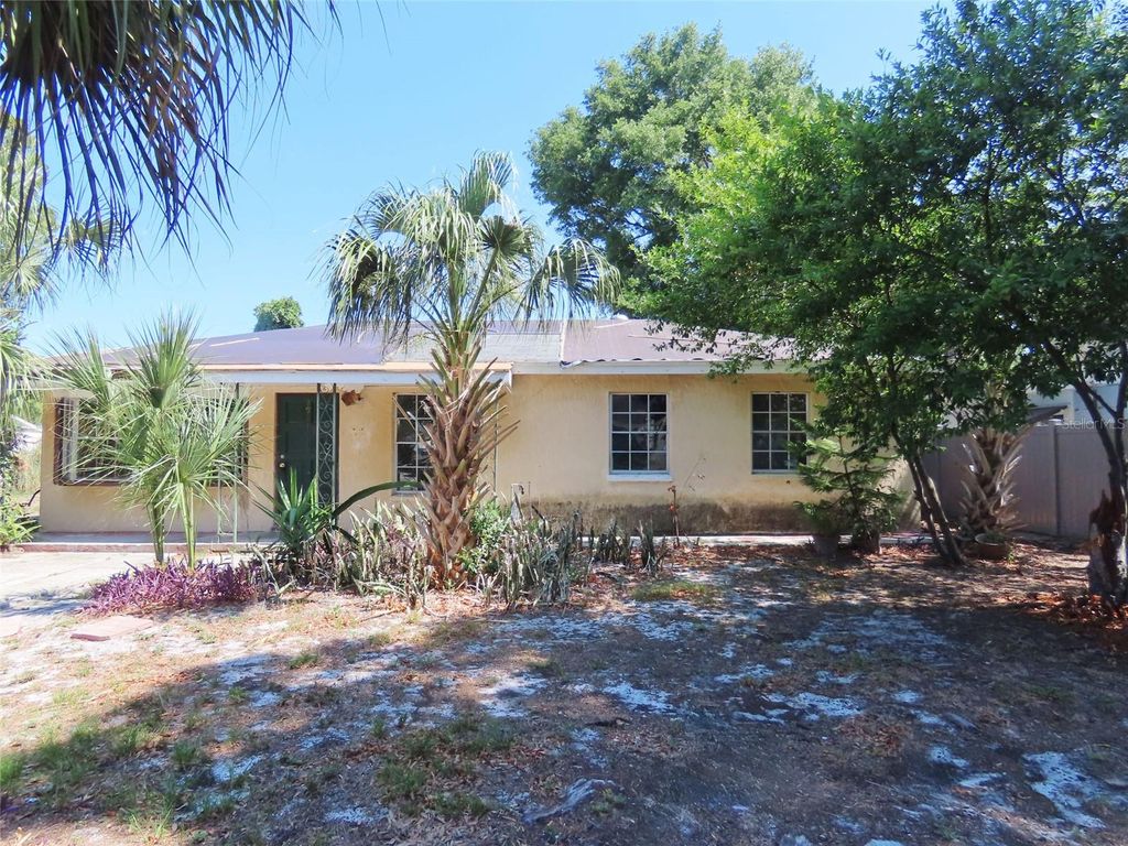 Photo of 3911 W Leila Avenue, Tampa, FL 33616 (MLS # TB8514181)