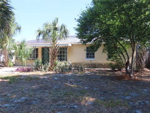 Photo of 3911 W Leila Avenue, Tampa, FL 33616 (MLS # TB8514181)