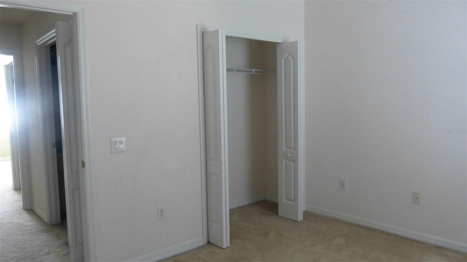 KINGS LAKE TWNHMS - Residential Lease