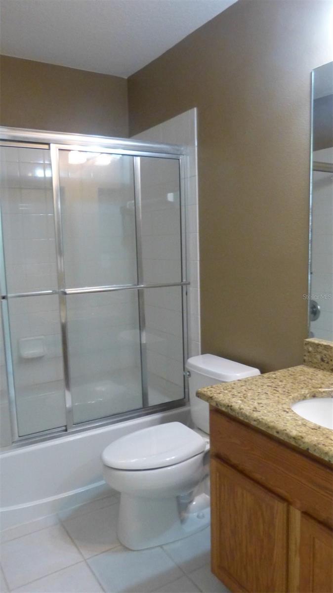 KINGS LAKE TWNHMS - Residential Lease