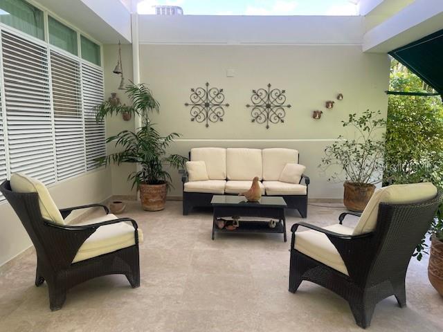 URB. LADERAS DE SAN JUAN. BARRIO CAIMITO, SAN JUAN - Residential