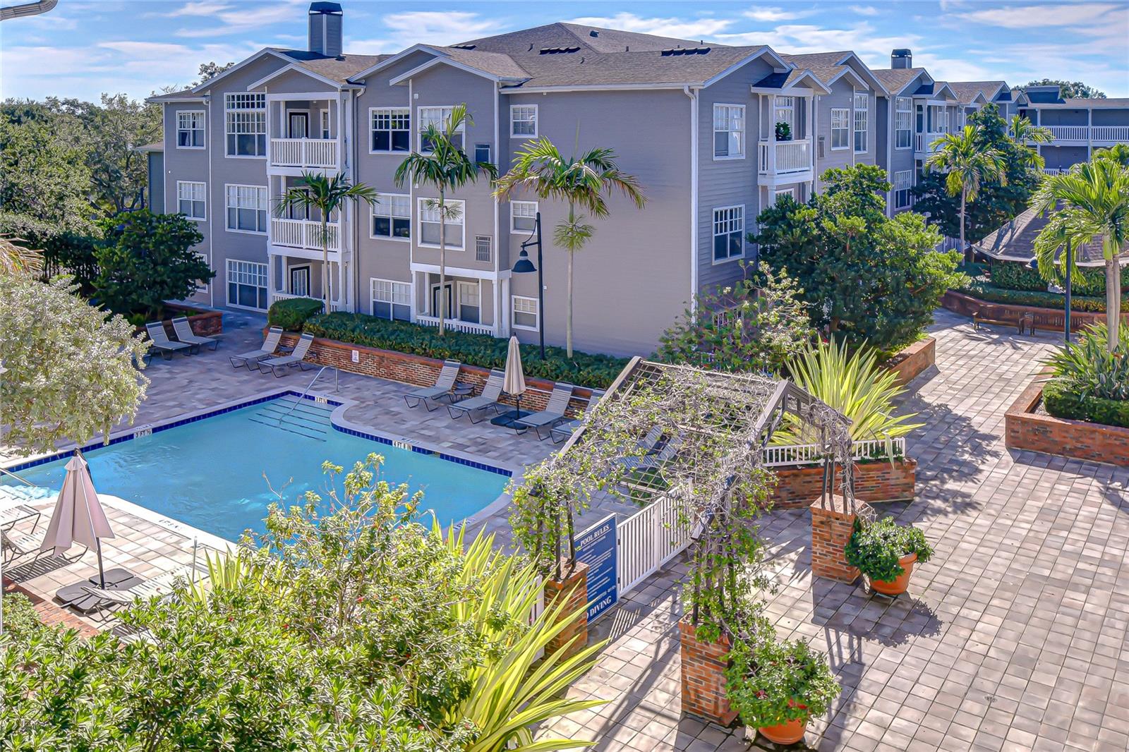 HYDE PARK WALK A CONDO - Residential