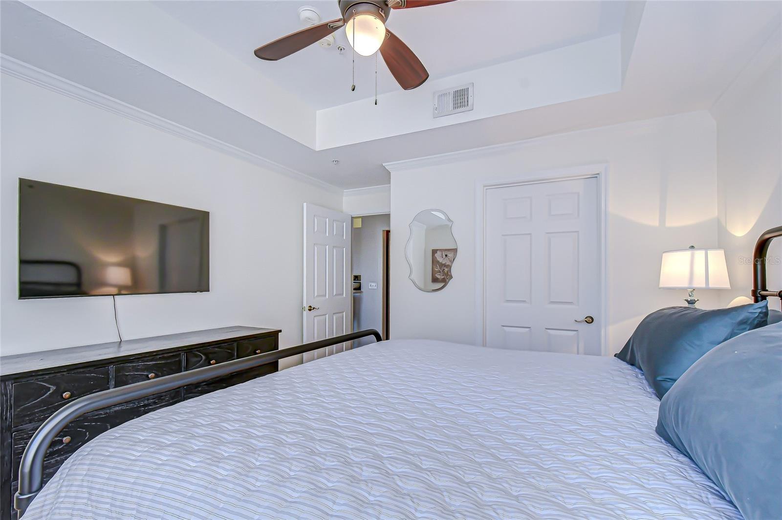 HYDE PARK WALK A CONDO - Residential