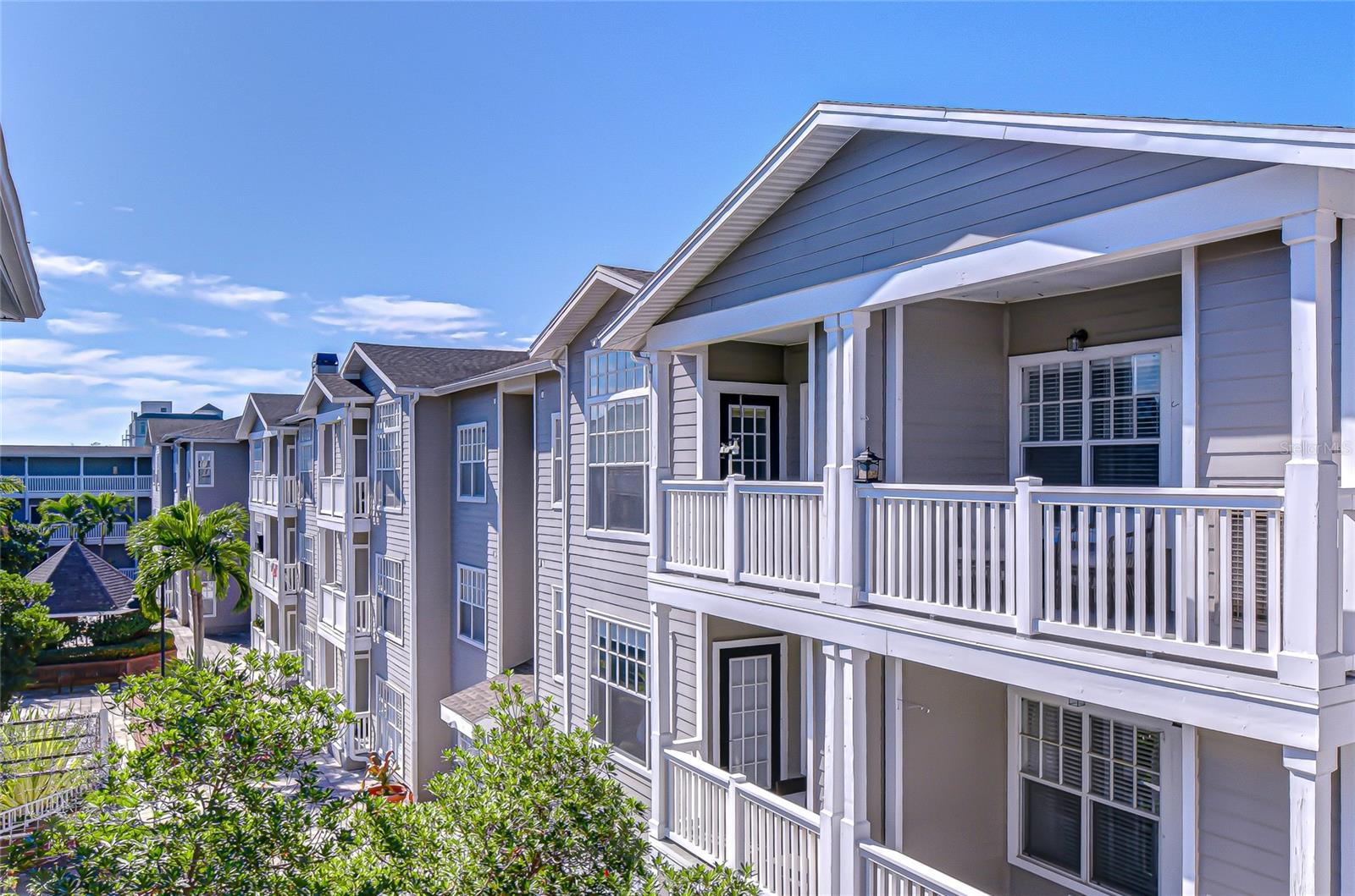 HYDE PARK WALK A CONDO - Residential