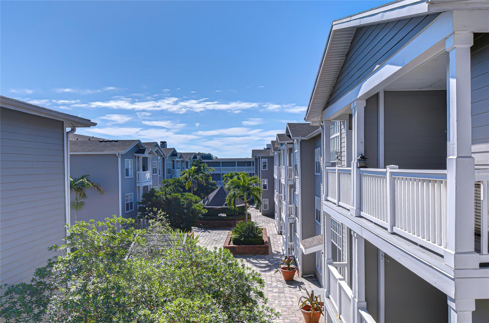 HYDE PARK WALK A CONDO - Residential