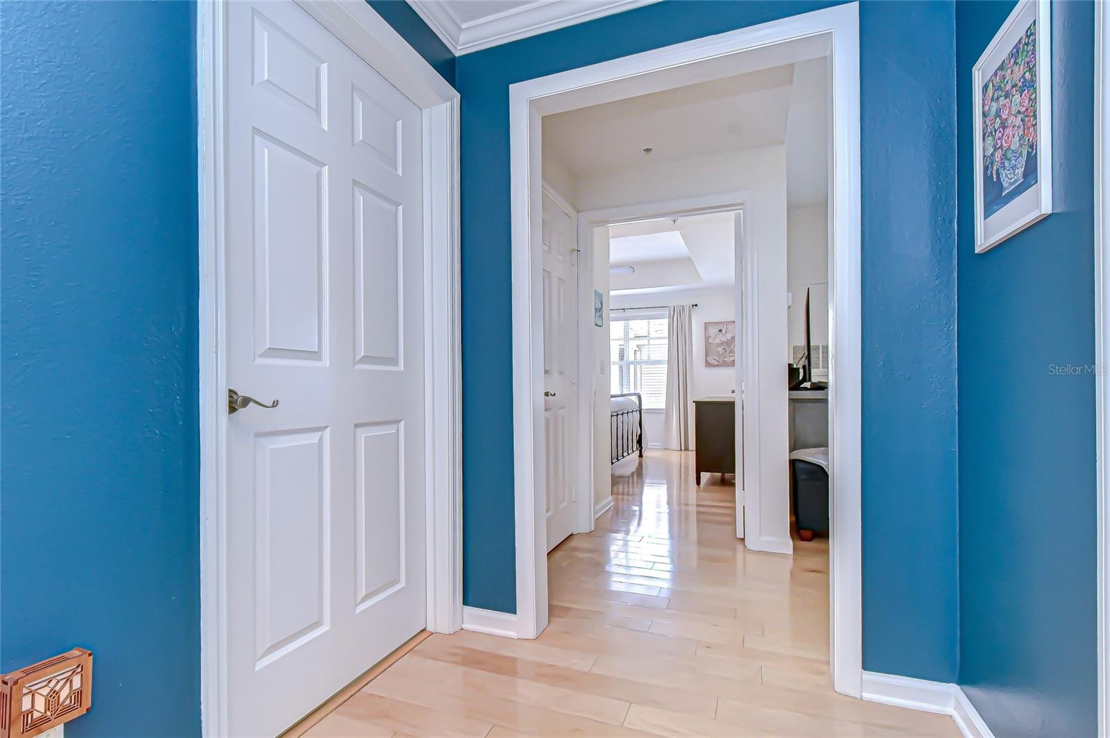 HYDE PARK WALK A CONDO - Residential