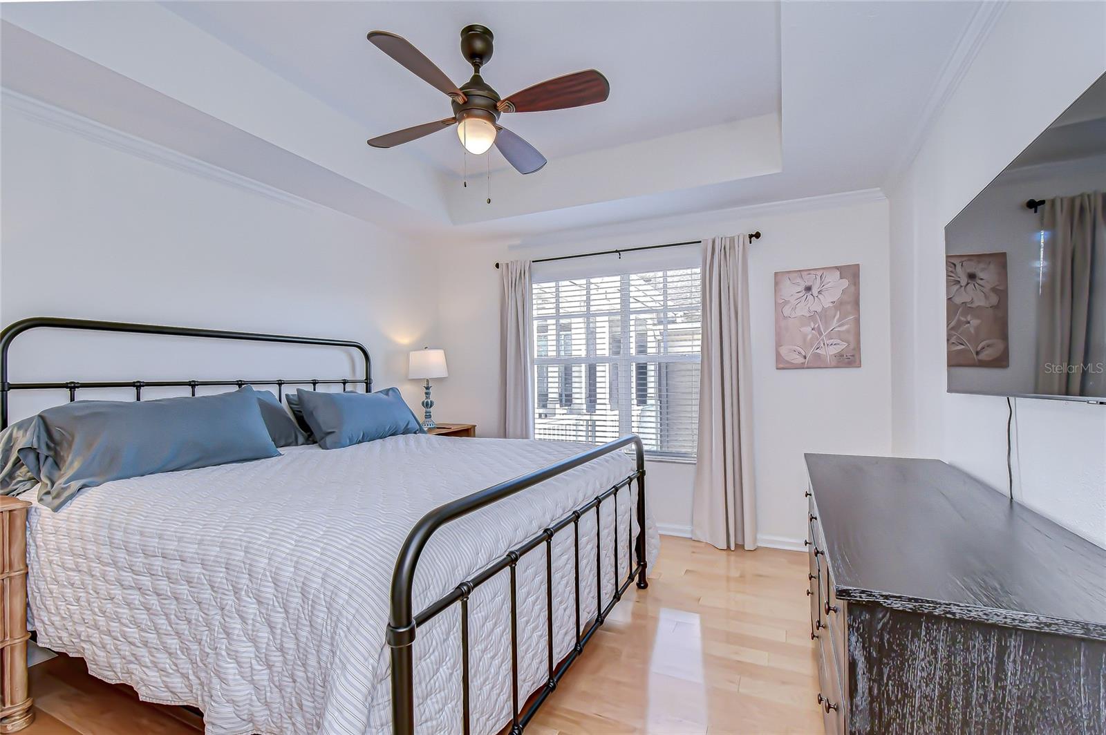 HYDE PARK WALK A CONDO - Residential