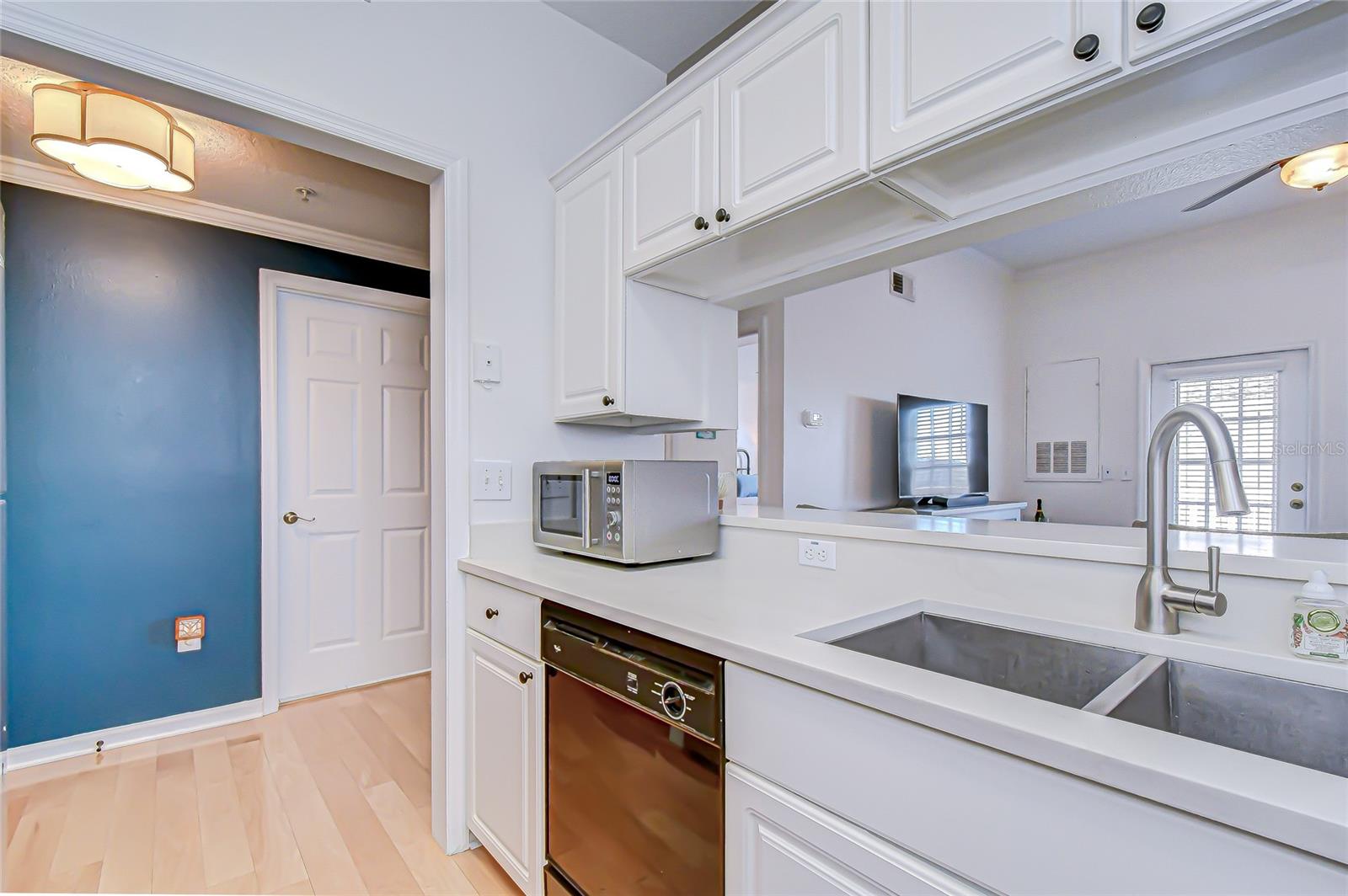 HYDE PARK WALK A CONDO - Residential