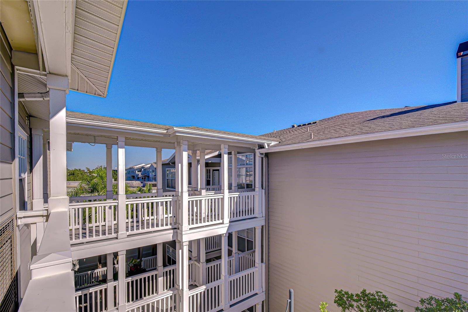 HYDE PARK WALK A CONDO - Residential