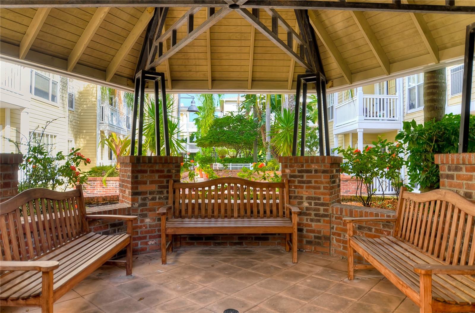 HYDE PARK WALK A CONDO - Residential