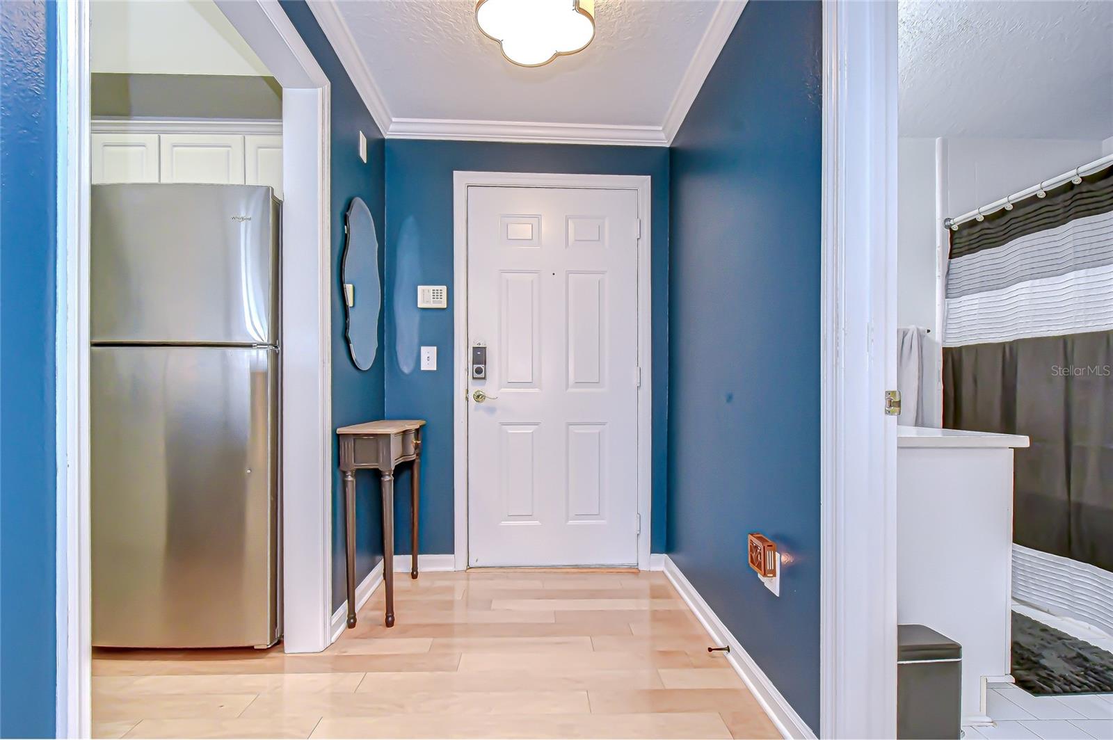 HYDE PARK WALK A CONDO - Residential