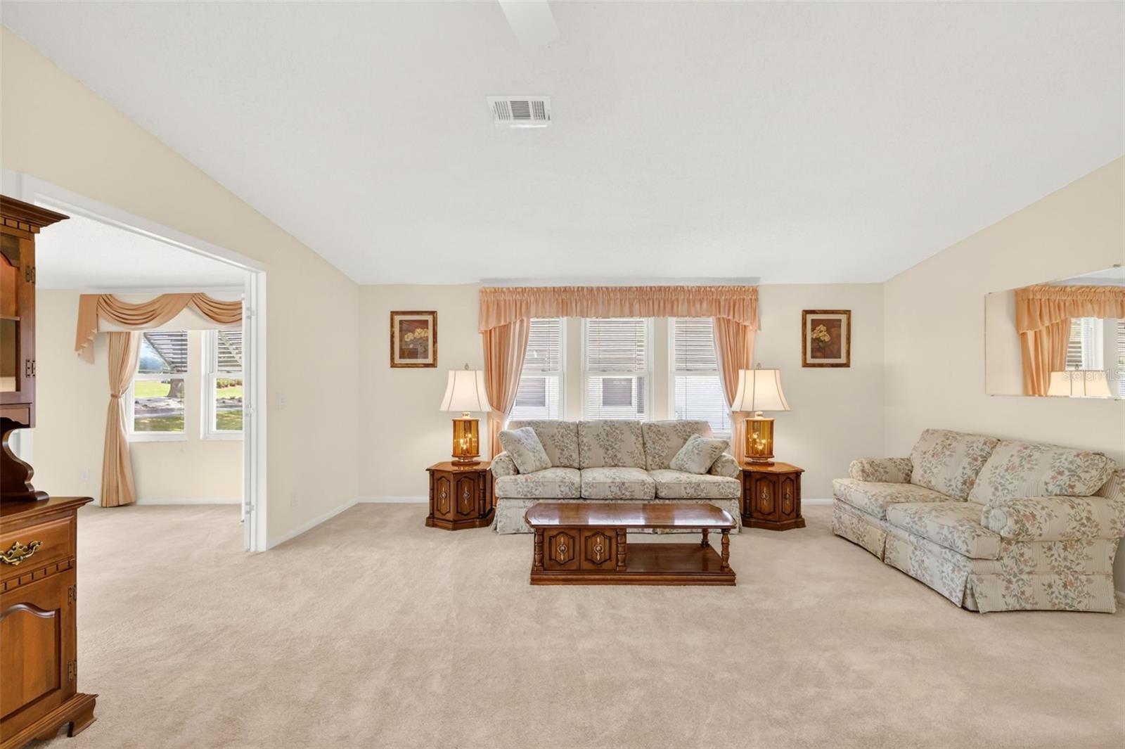 LADY LAKE ORANGE BLOSSOM GARDENS UNIT 12 - Residential