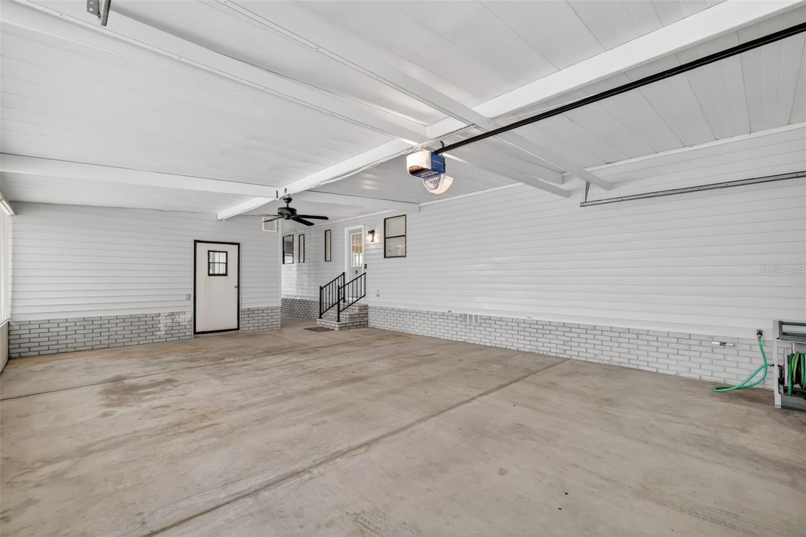 LADY LAKE ORANGE BLOSSOM GARDENS UNIT 12 - Residential
