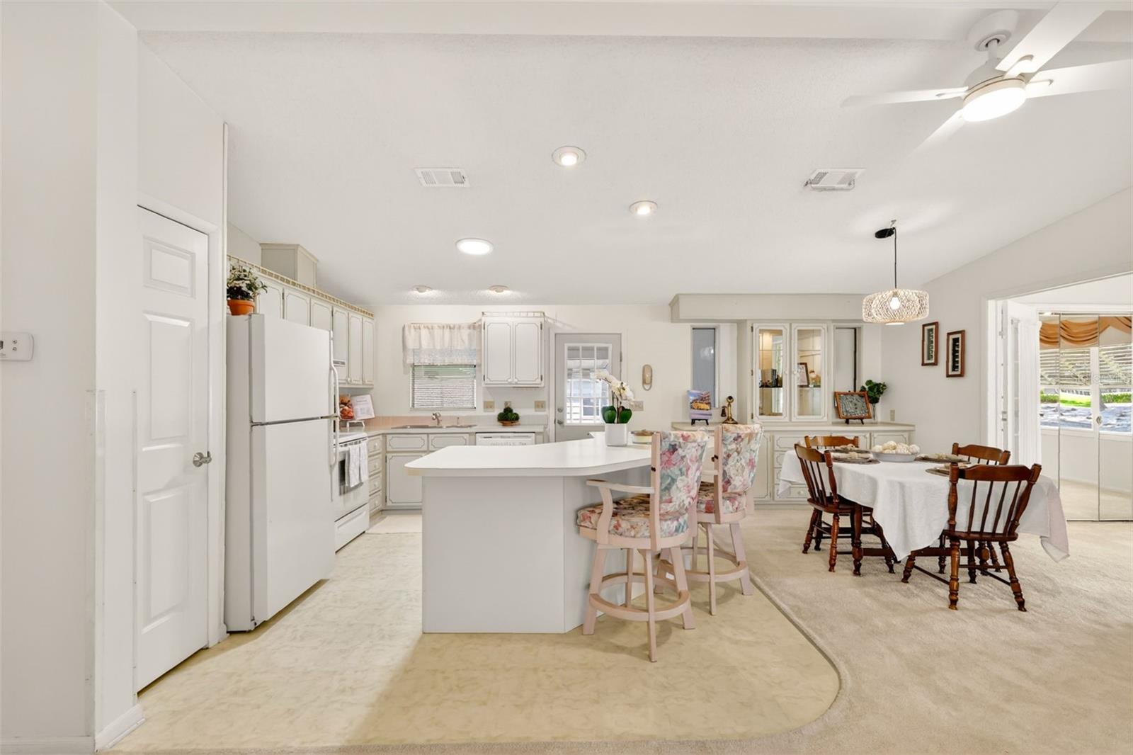 LADY LAKE ORANGE BLOSSOM GARDENS UNIT 12 - Residential