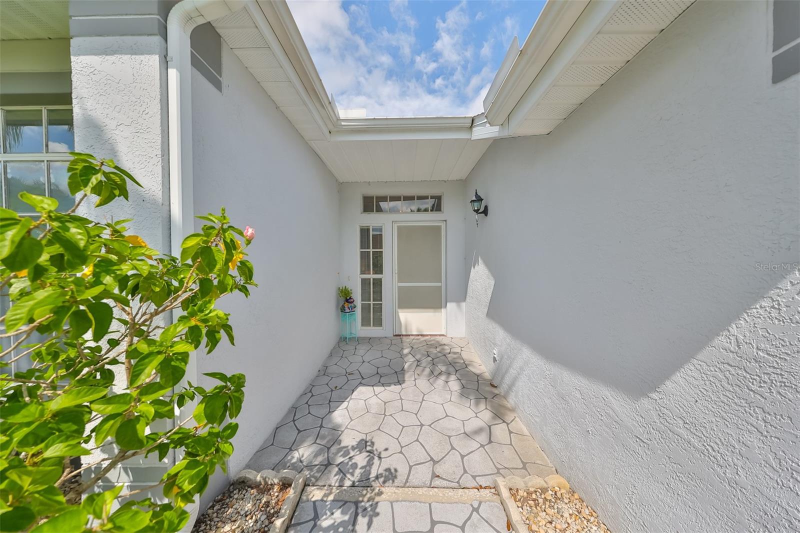 902 MCDANIEL STREET