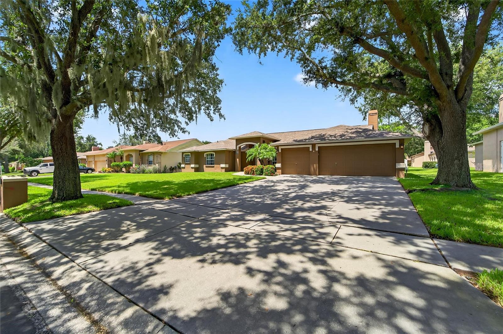 2710 BENT LEAF DRIVE