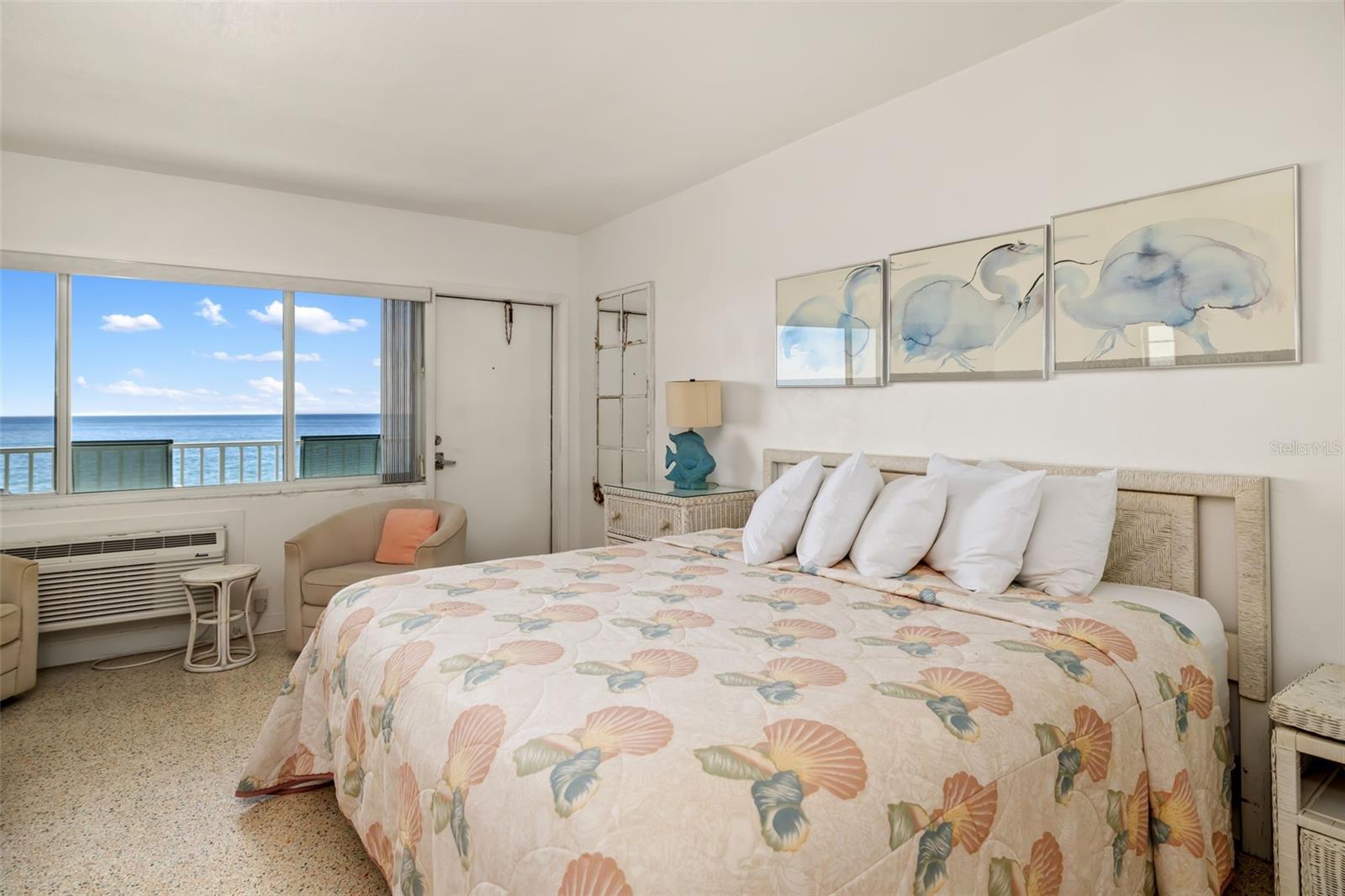 THE DIPLOMAT - Residential