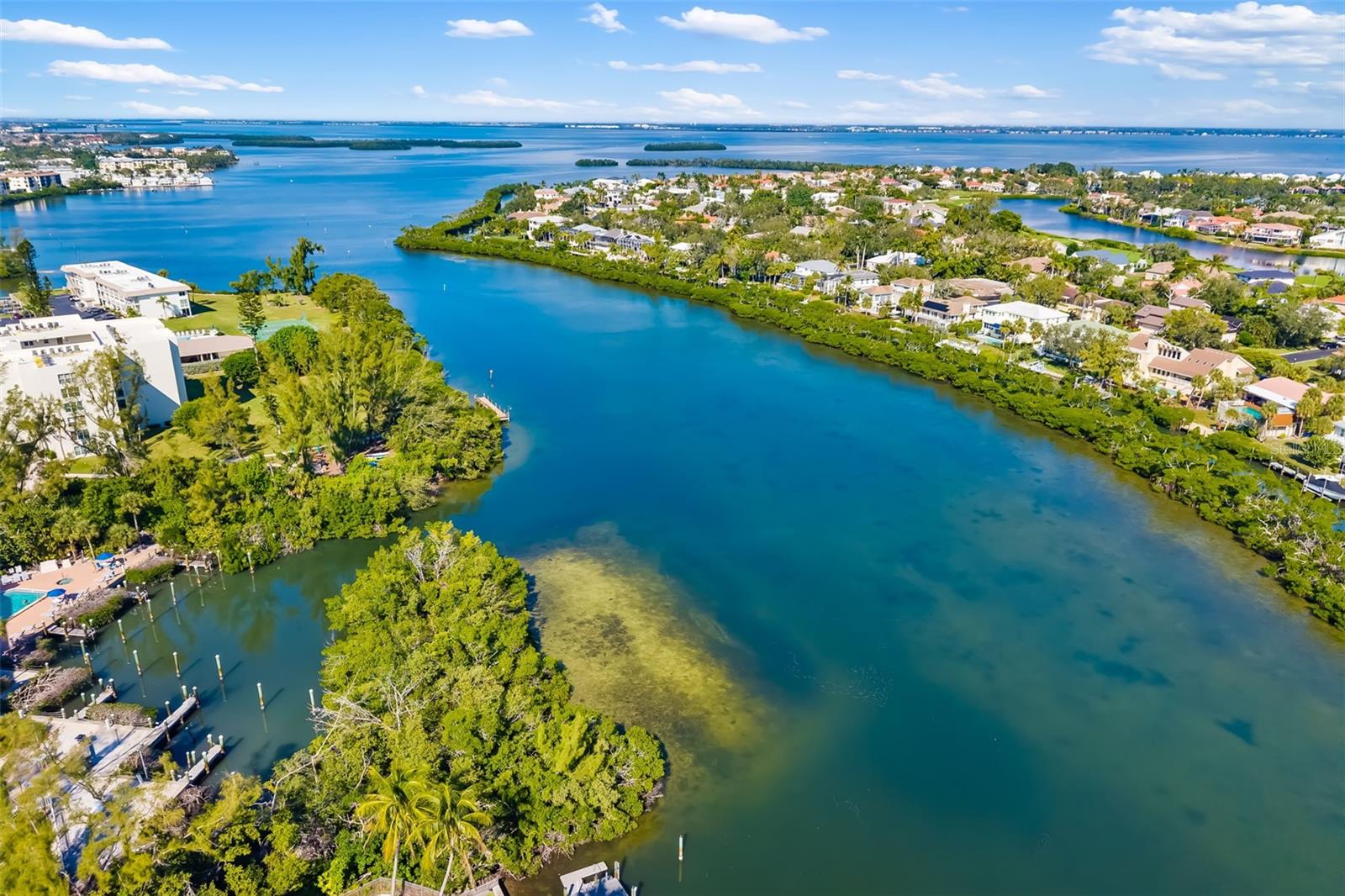 THE DIPLOMAT - Residential