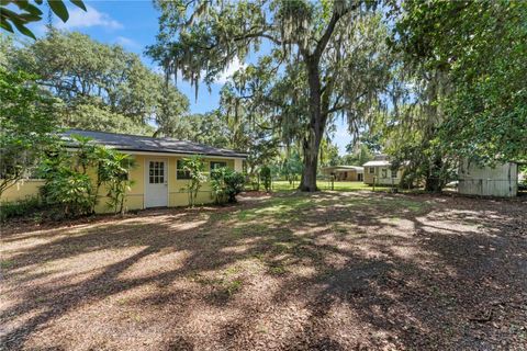 A home in PLANT CITY