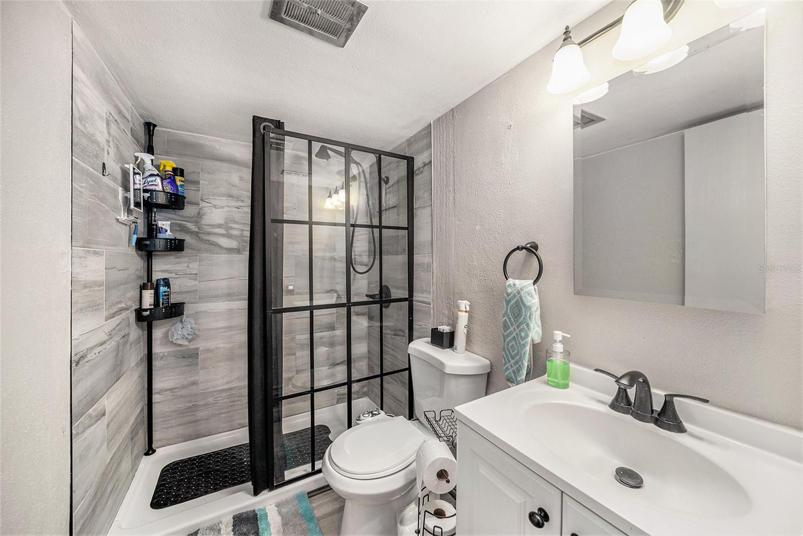 CLEARVIEW OAKS CONDO - Residential