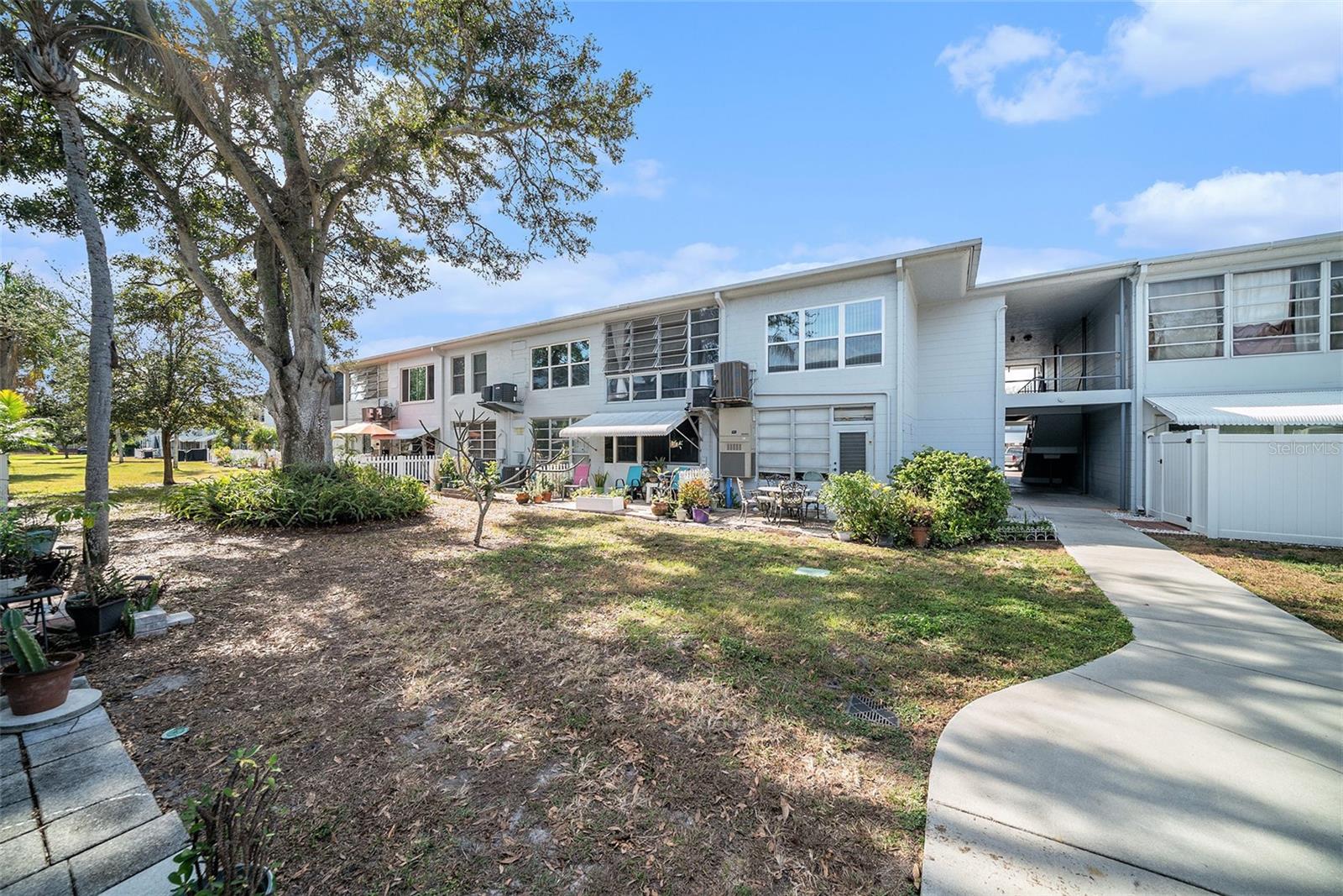 CLEARVIEW OAKS CONDO - Residential