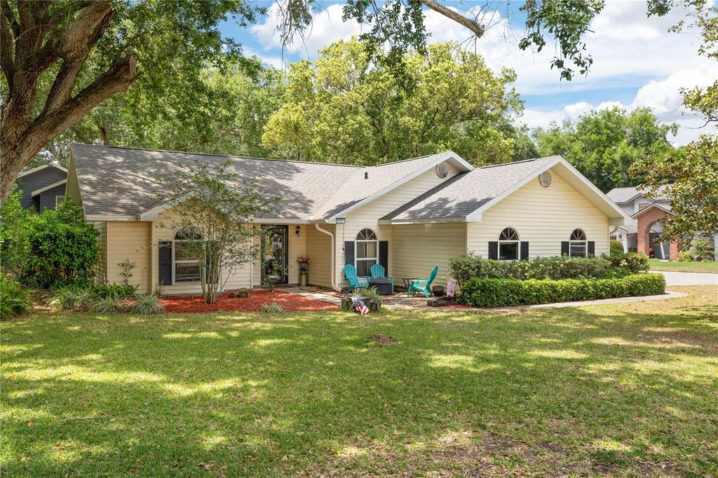 Photo of 2121 Wildwood Ln, Auburndale, FL 33823 (MLS # TB8503055)