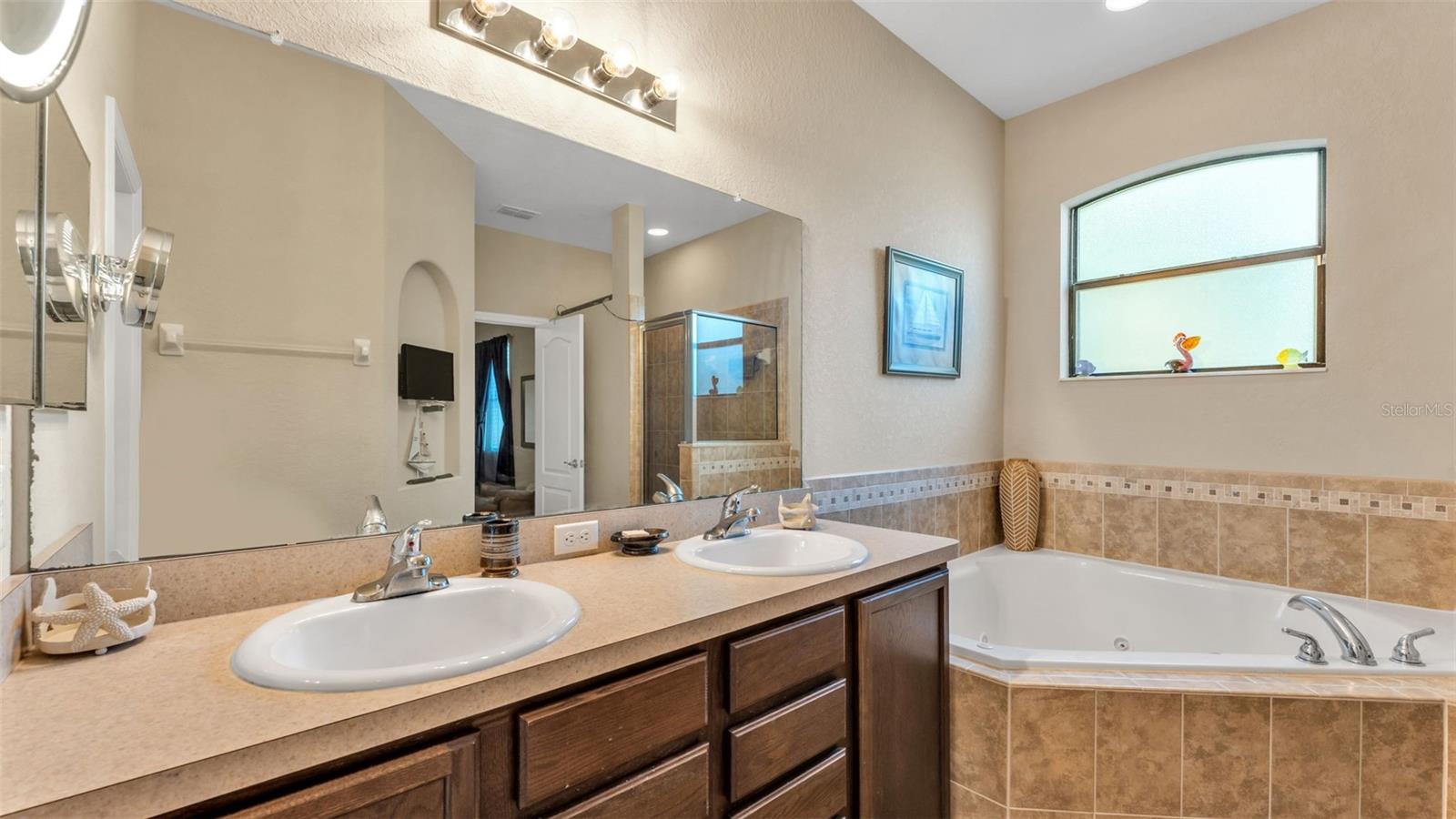 HALLAM PRESERVE EAST - Residential