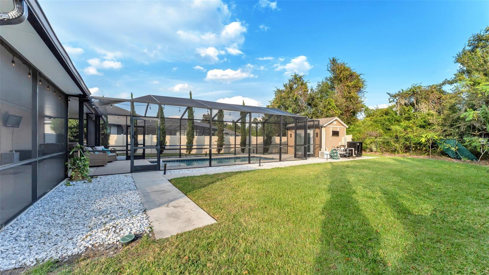 HALLAM PRESERVE EAST - Residential