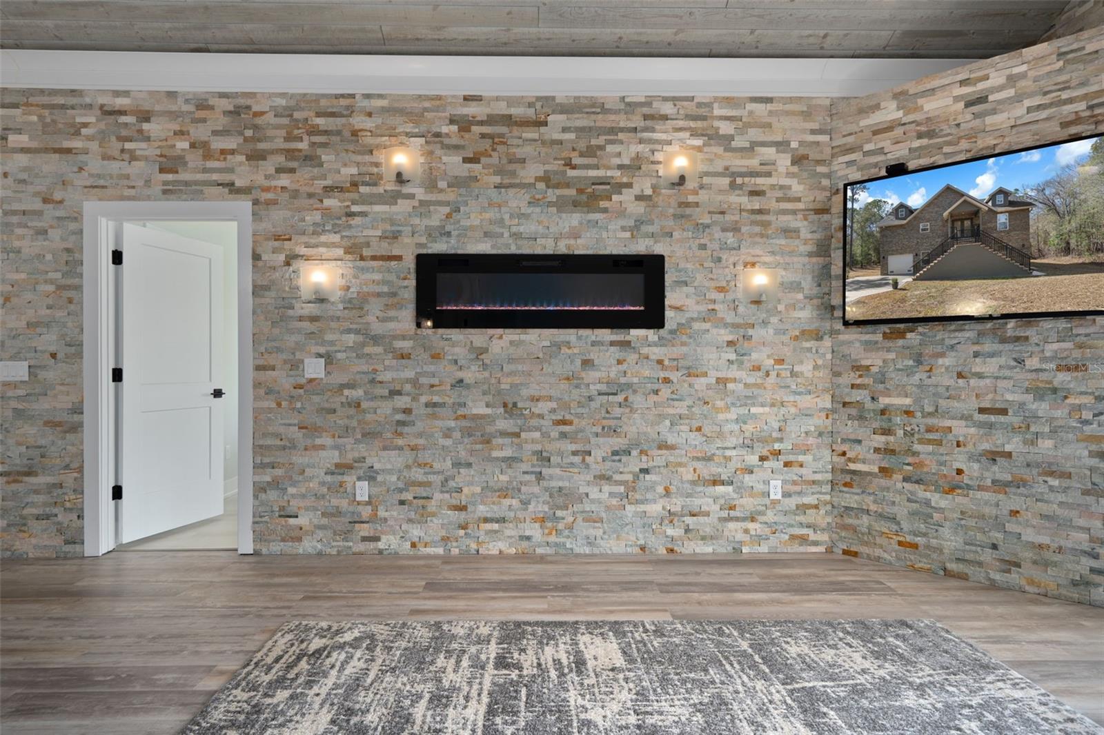 RIDGE MANOR ESTATE - Residential