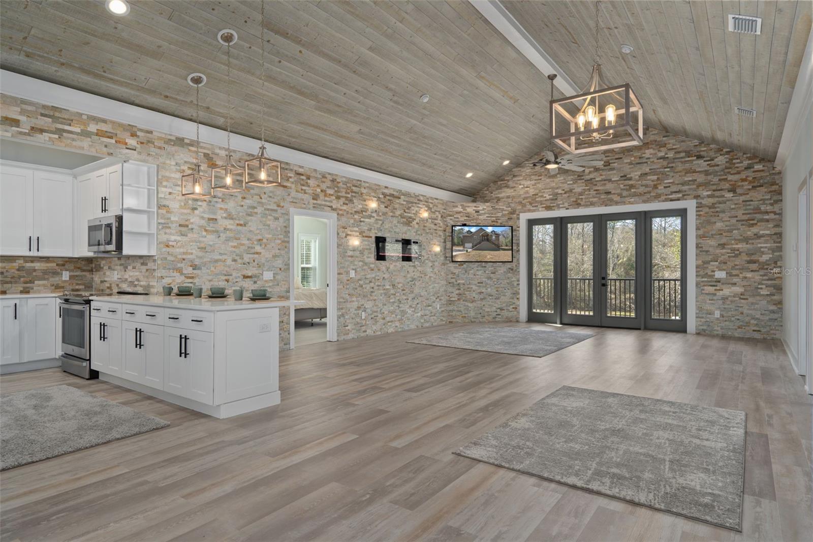 RIDGE MANOR ESTATE - Residential