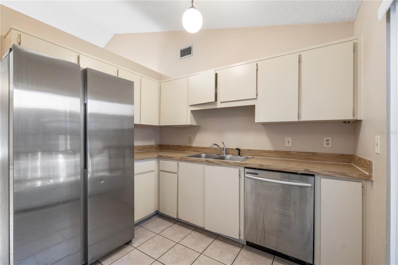 TOWNHOMES WINTER GARDEN - Residential Lease