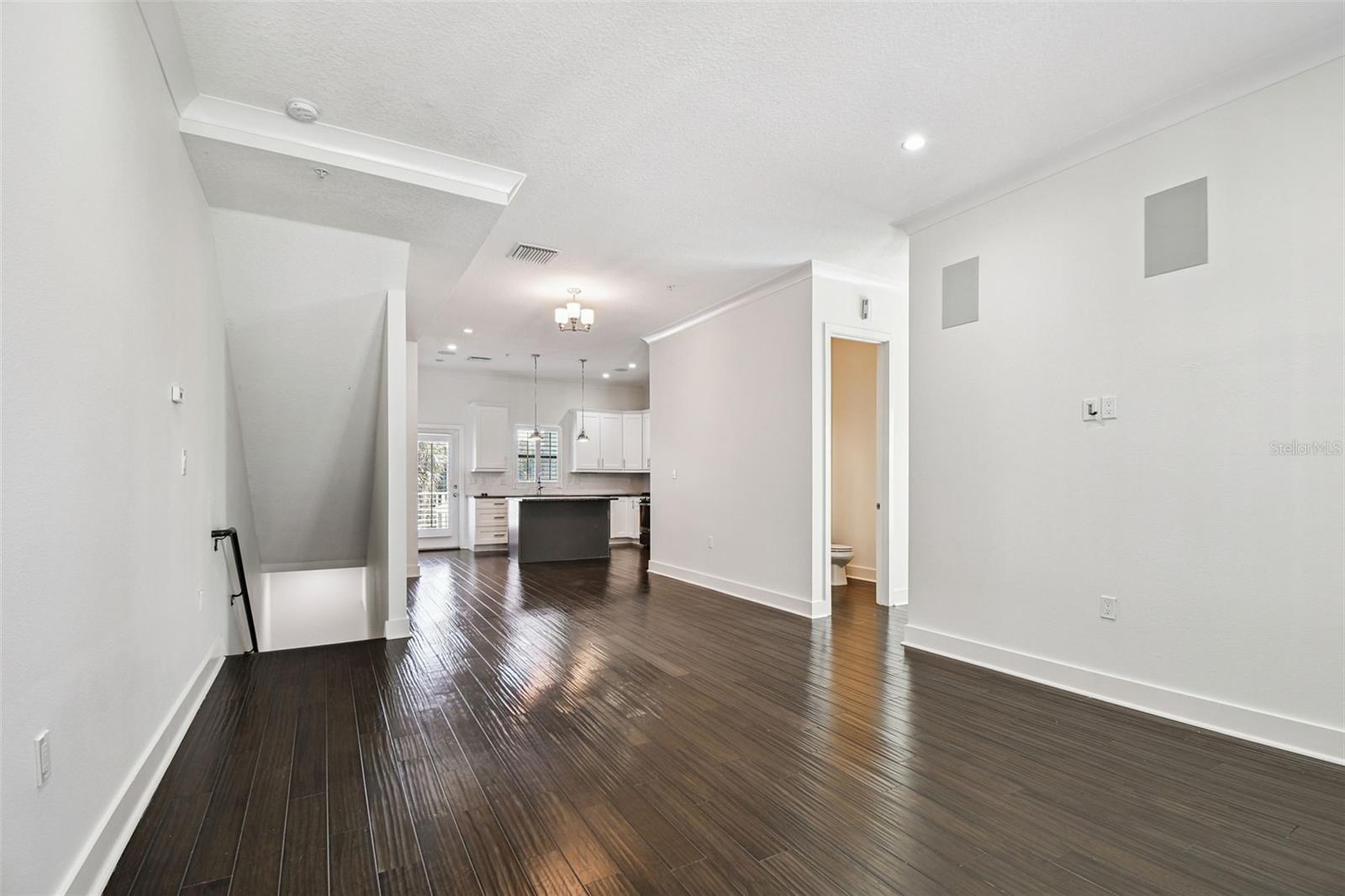 HIGHLAND TWNHMS - Residential Lease