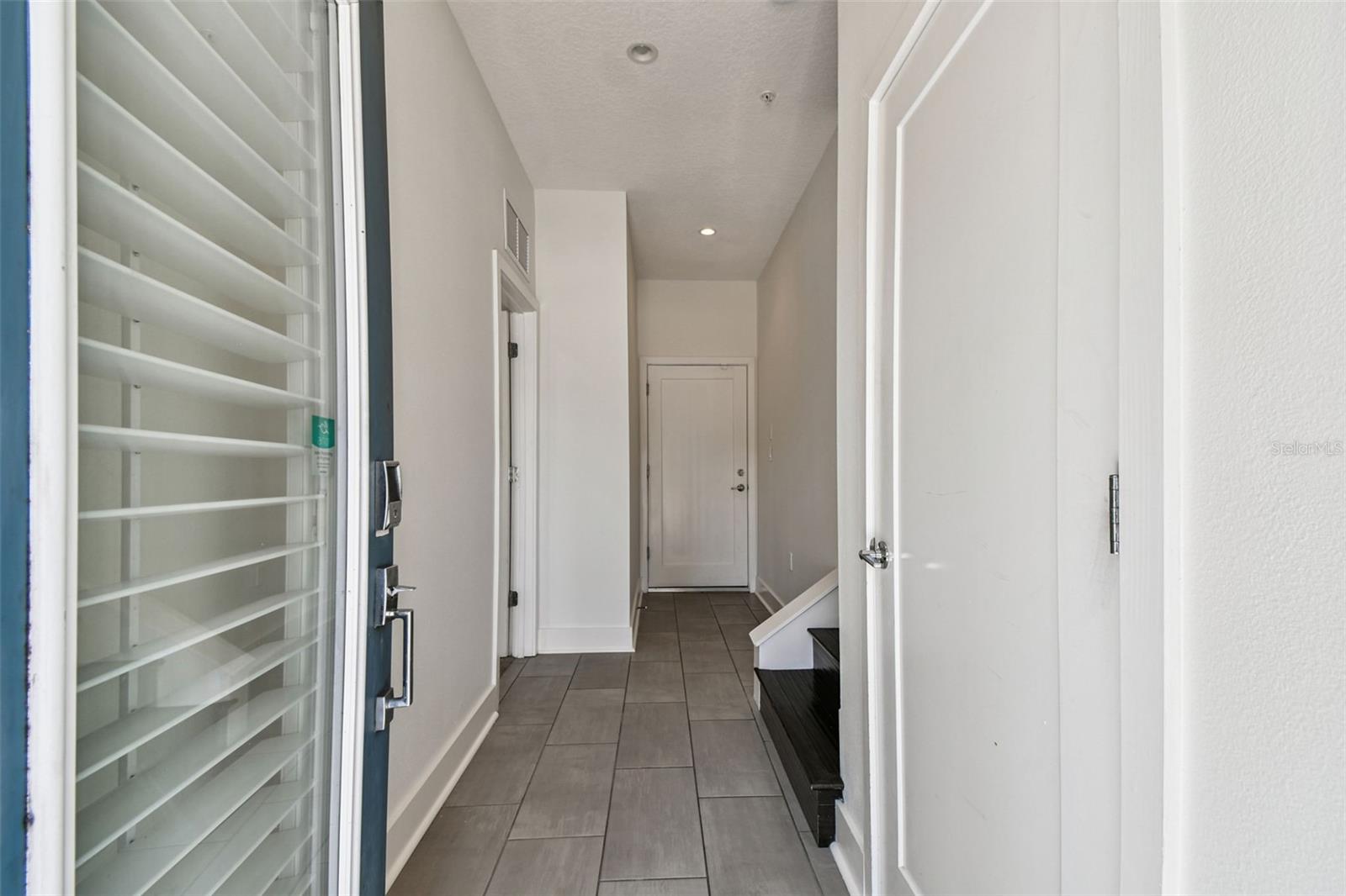 HIGHLAND TWNHMS - Residential Lease