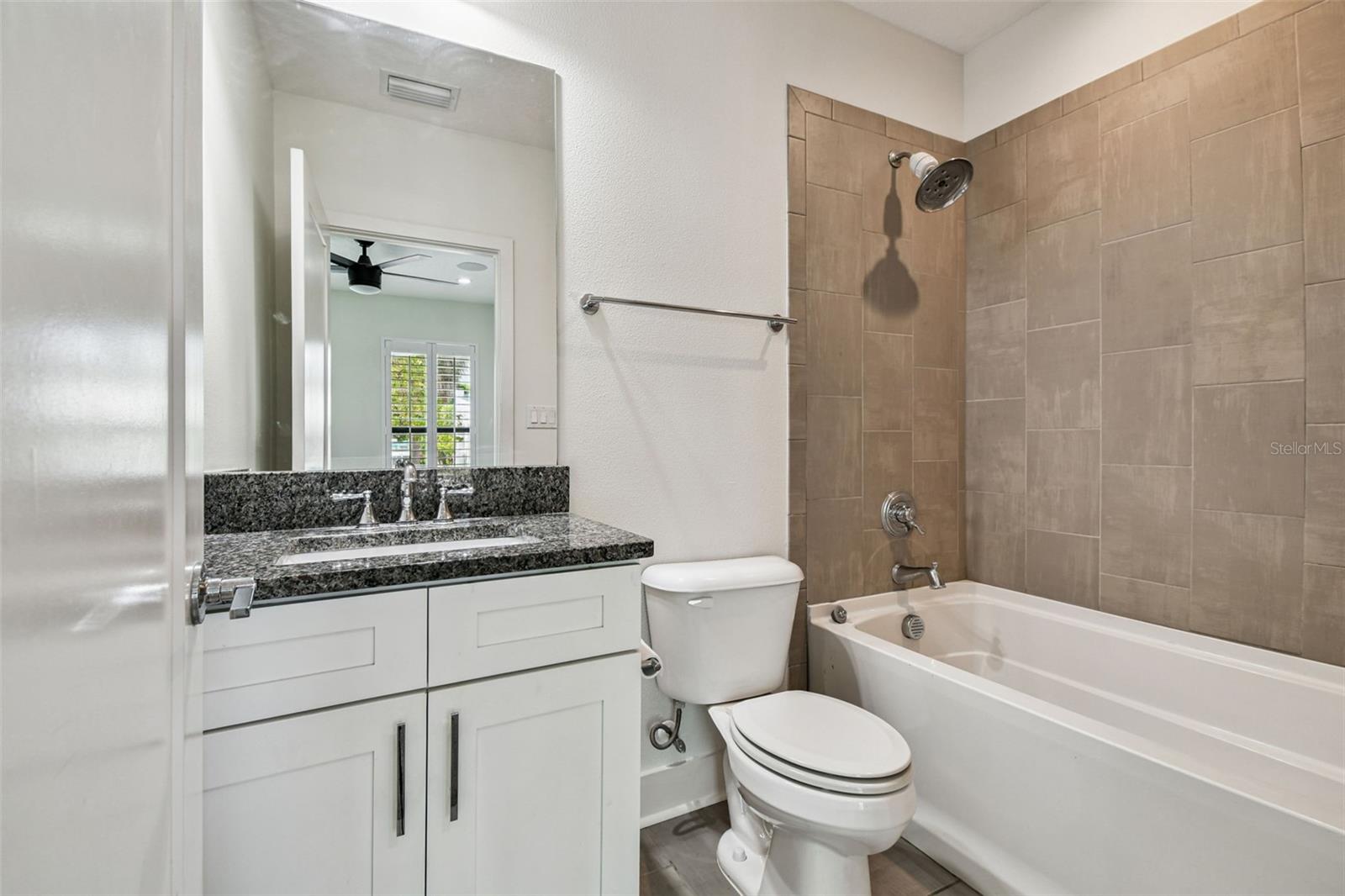 HIGHLAND TWNHMS - Residential Lease