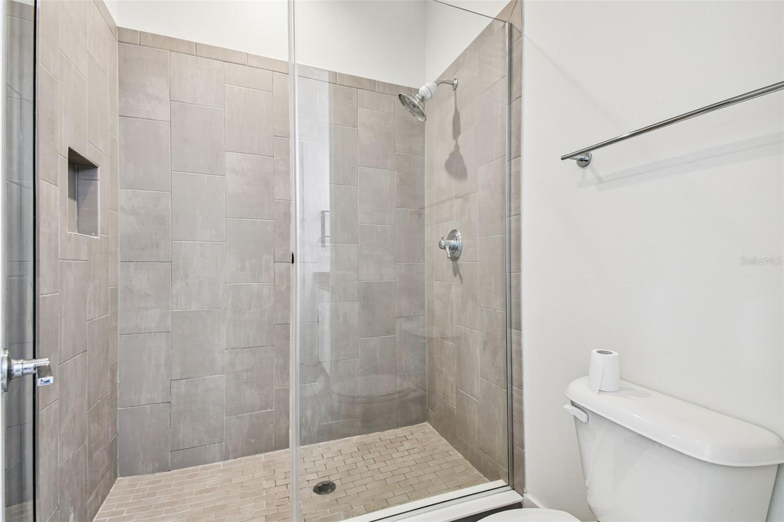 HIGHLAND TWNHMS - Residential Lease