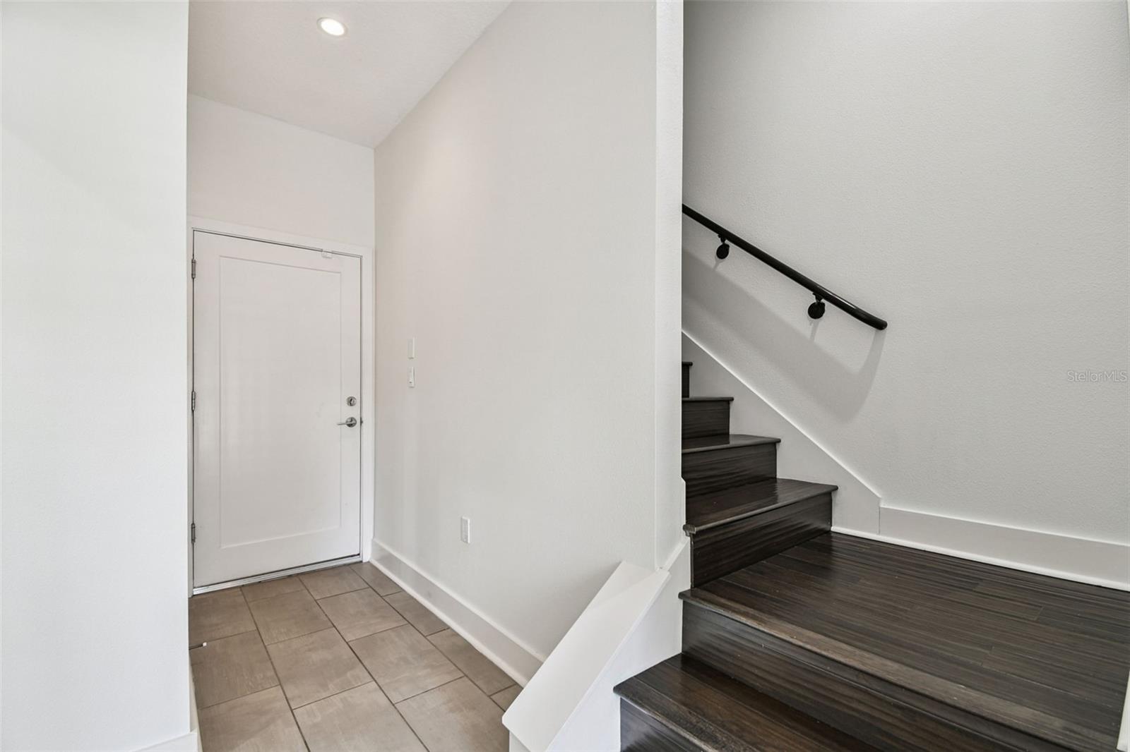 HIGHLAND TWNHMS - Residential Lease