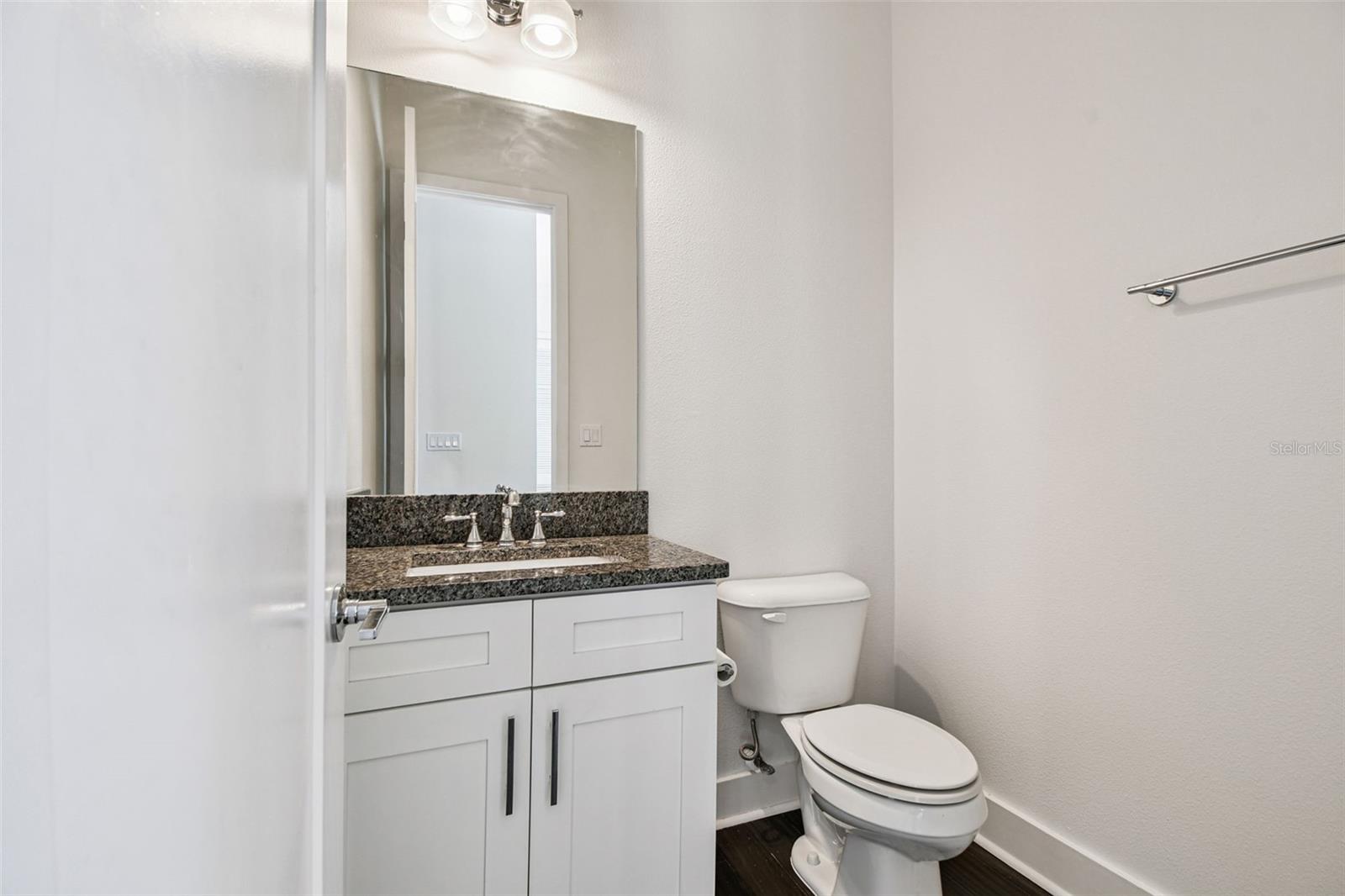 HIGHLAND TWNHMS - Residential Lease