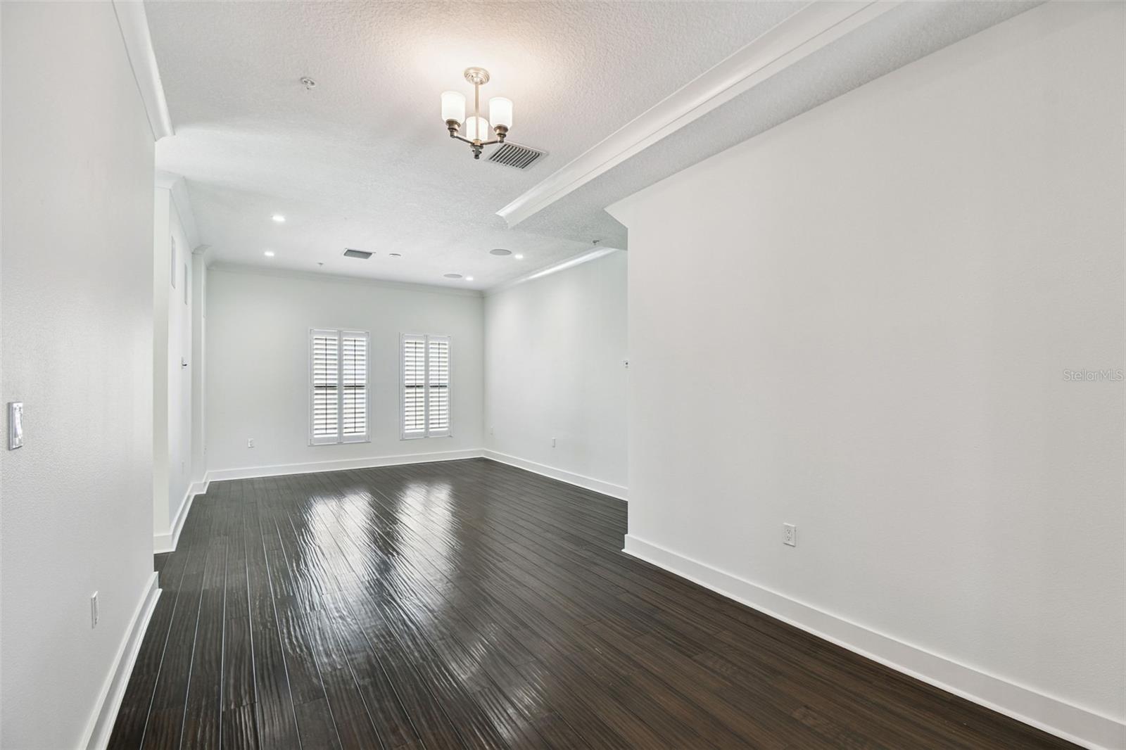 HIGHLAND TWNHMS - Residential Lease