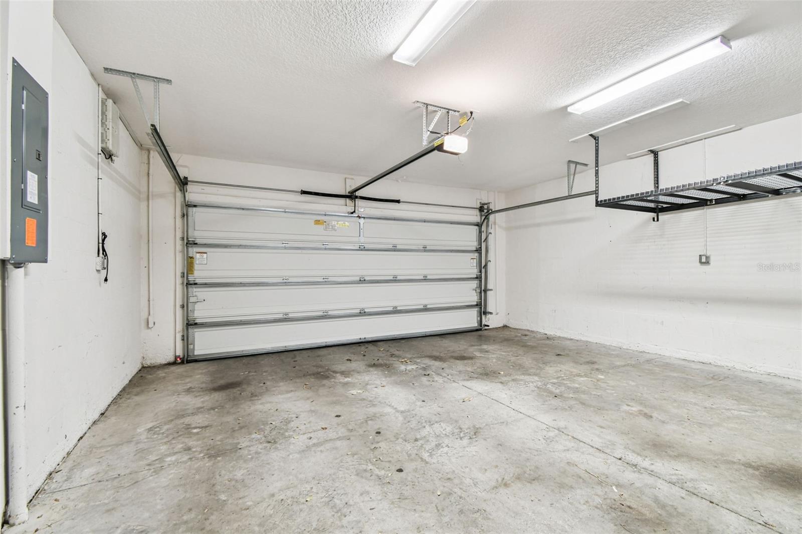 HIGHLAND TWNHMS - Residential Lease