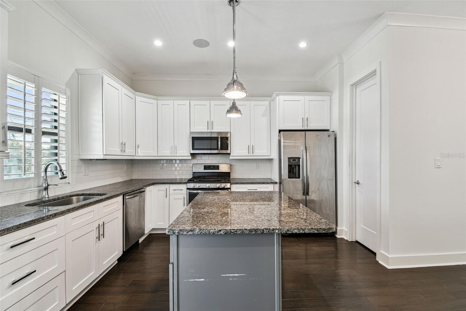 HIGHLAND TWNHMS - Residential Lease