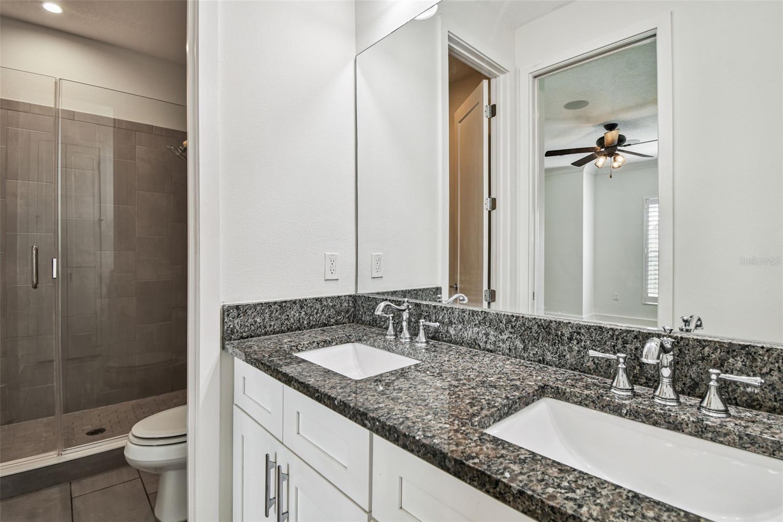 HIGHLAND TWNHMS - Residential Lease