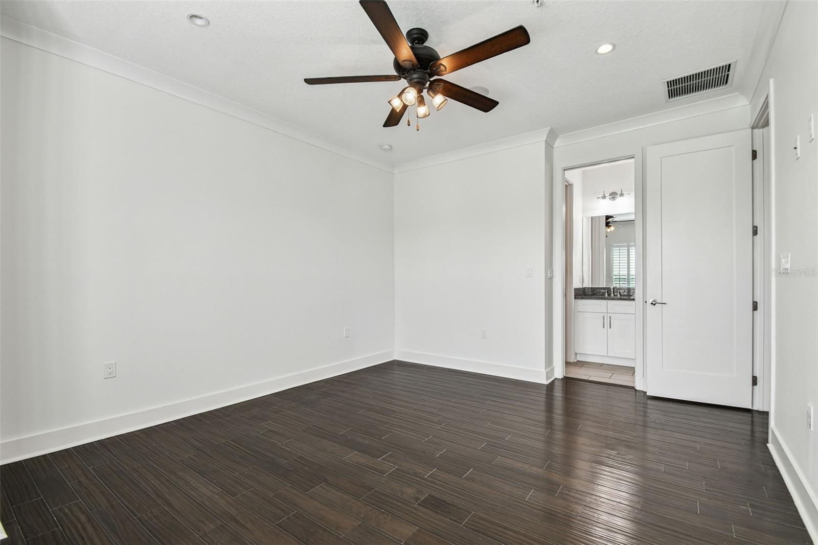 HIGHLAND TWNHMS - Residential Lease